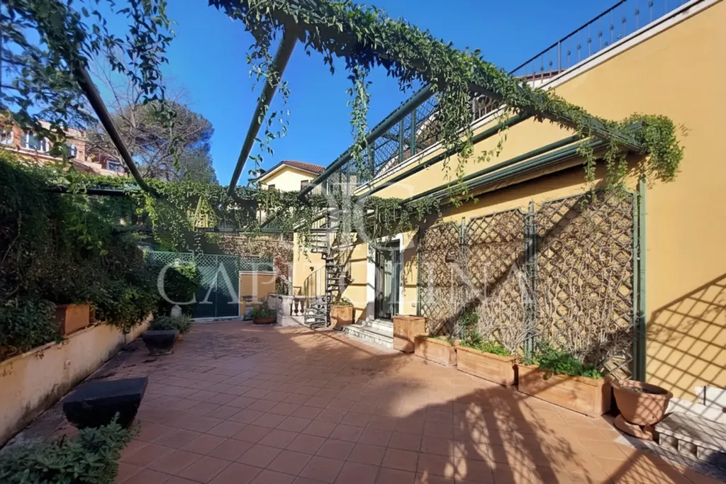 Terrazza - Luxury Villa with Private Garden in Rome