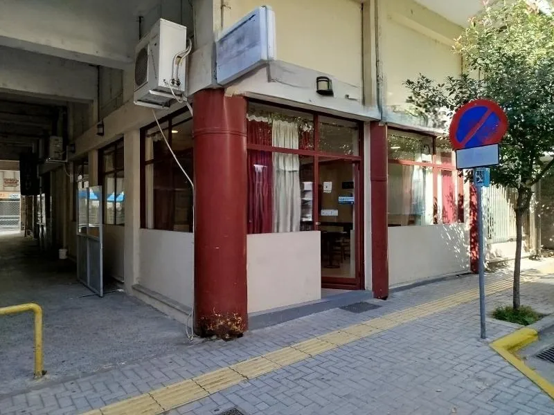 Välivaade - Shop with City View in Serres Centre