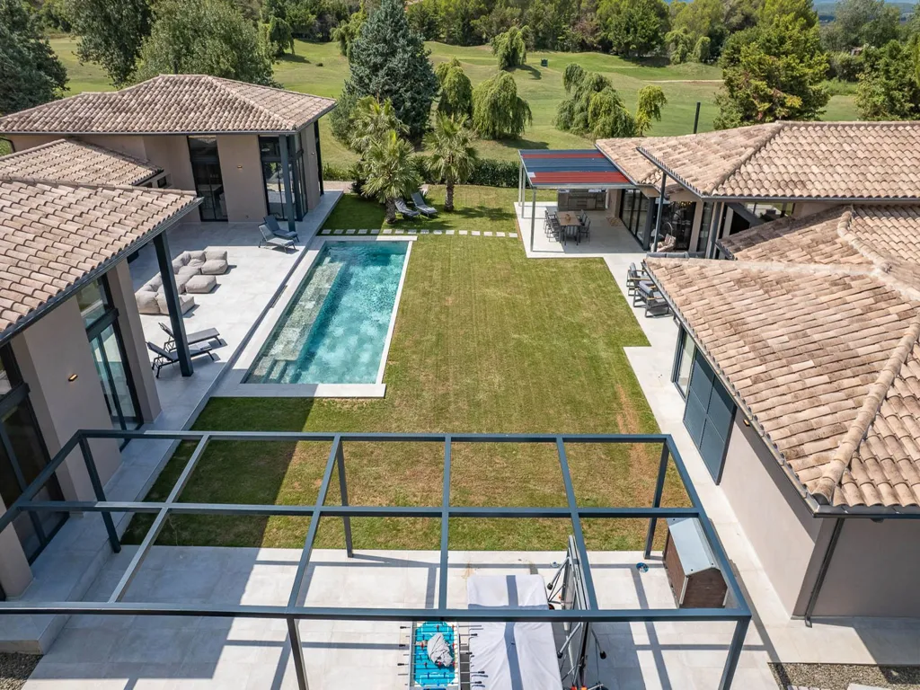 Õhuvaade - Dual Villa with Pool in Torremirona Golf