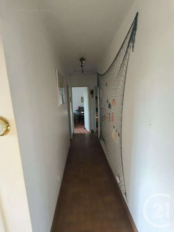 hallway_entrance