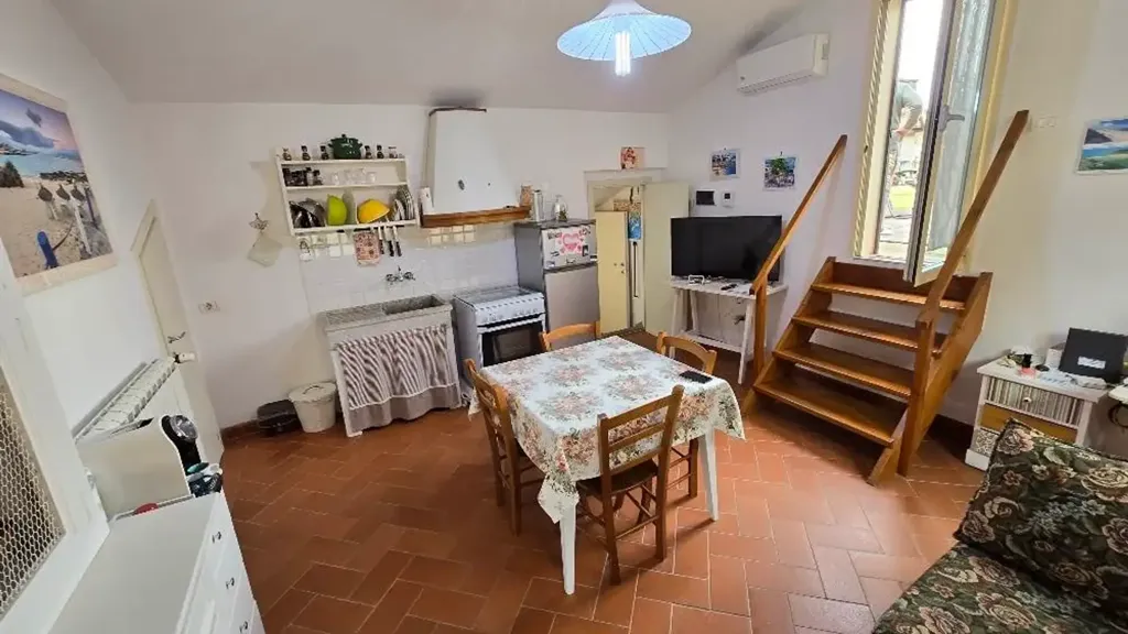 Sala da pranzo - Appartamento con terrazza nel centro storico di Pistoia