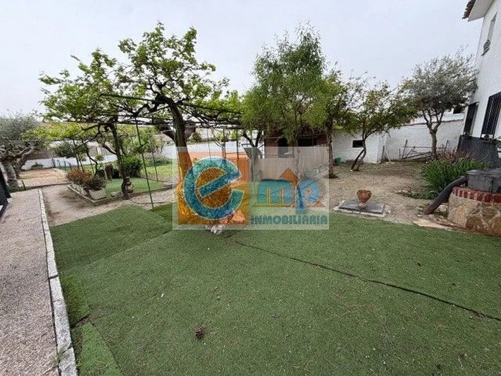 Giardino - Chalet with Pool in Esquivias