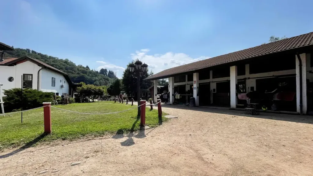 Villa with Equestrian Centre in Ameno