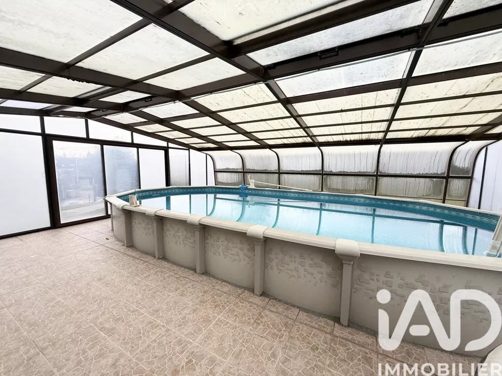 Pool - 1980s House with Pool in Ville-Saint-Jacques