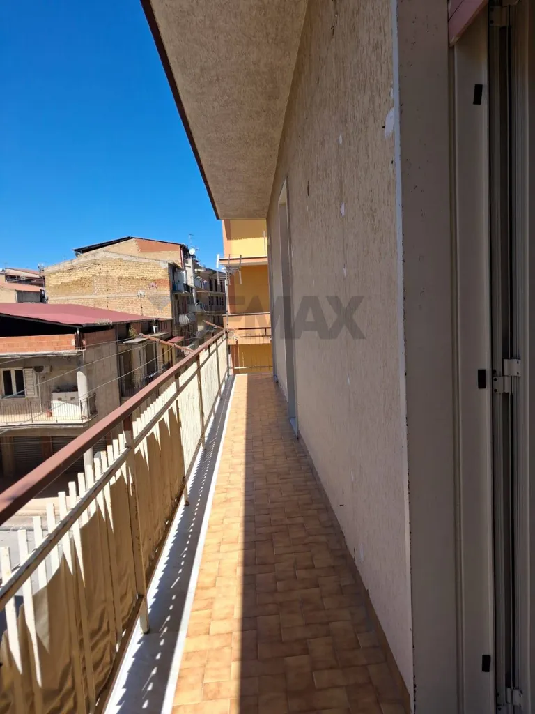 Rõdu - Unfurnished Flat with Balcony in Favara