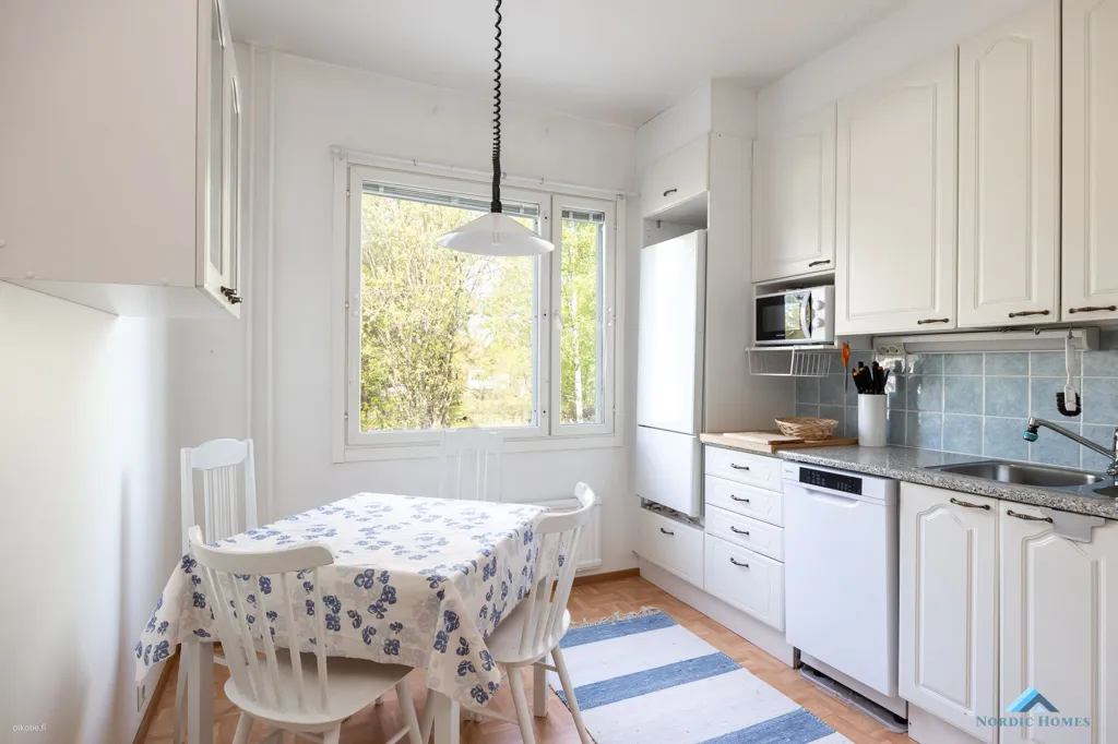 Köök - Modernised Apartment with Balcony in Toijala