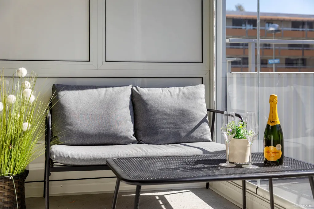 Balcon - Charming Apartment with Sunny Terrace in Kista