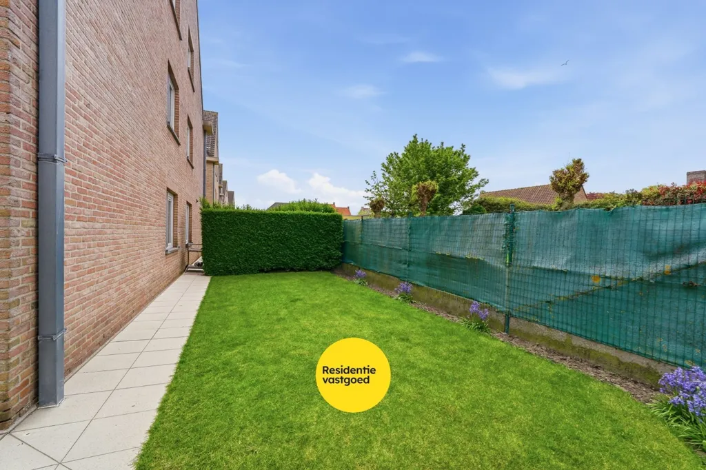 Aed - Ground Floor Apartment with Garden in Oudenburg Centre