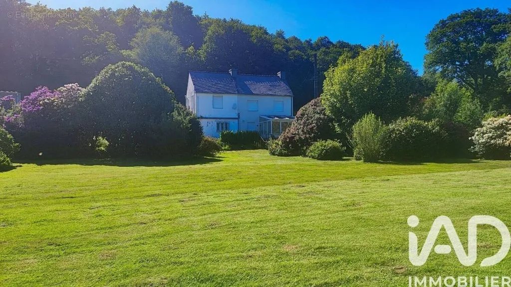 Characterful House with River View in Lanvenegen