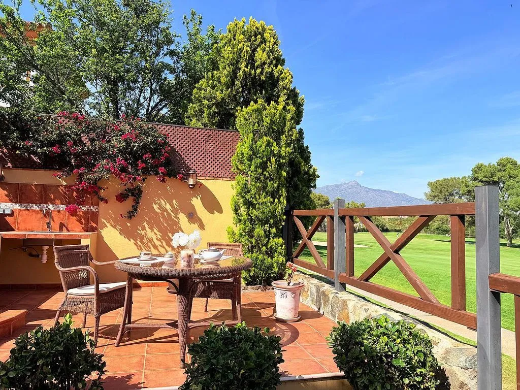 Terrass - Villa with Pool and Golf Views in Villas y Golf