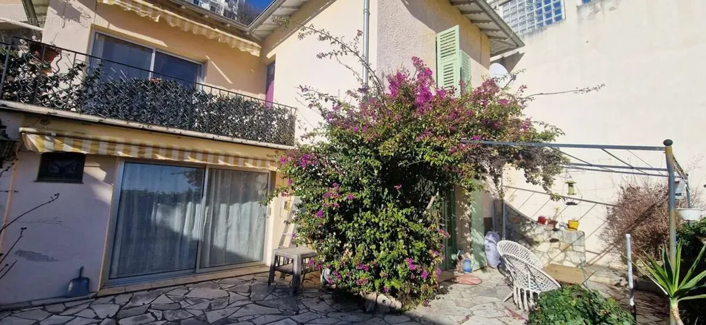 Terrasse - Maison des Années 1930 avec Vue Mer à Grasse