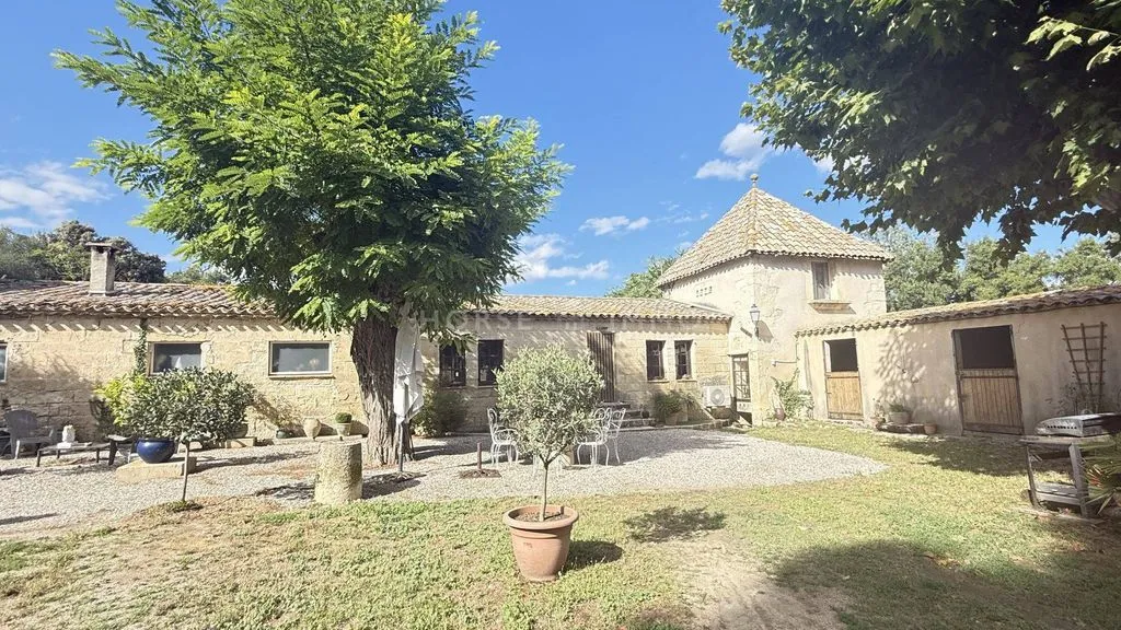 Jardin - Maison de Luxe avec Installations Équestres à Montpellier