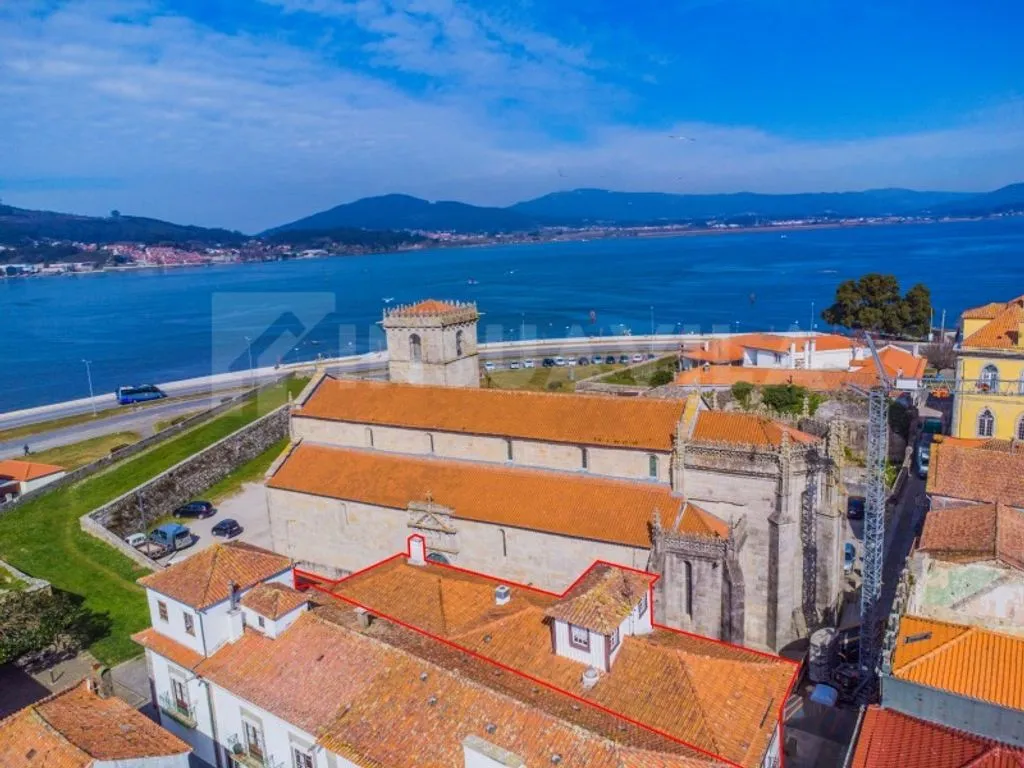 Vue aérienne - Luxury House with Historical Facades in Caminha