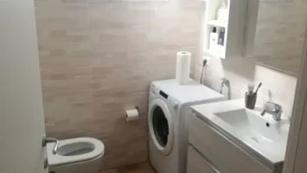 Vannitoad - Newly Built Apartment with Balcony in Angri