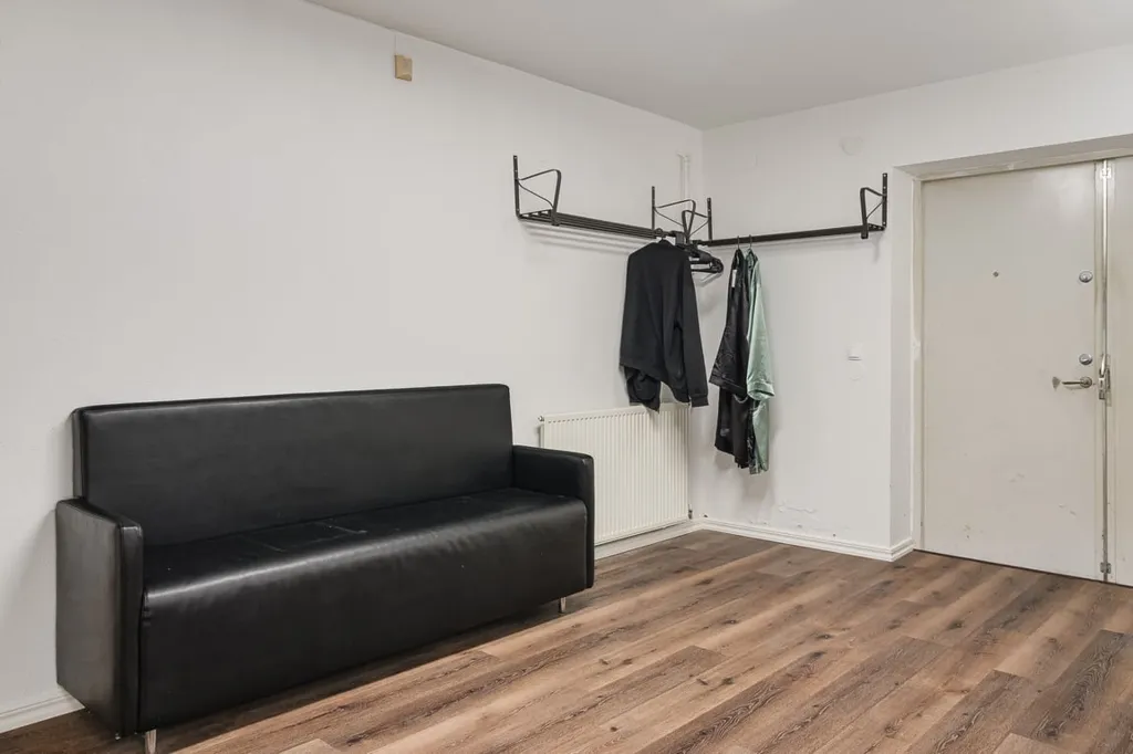 Esik - Renovated Business Unit with Luxurious Lighting in Malmö