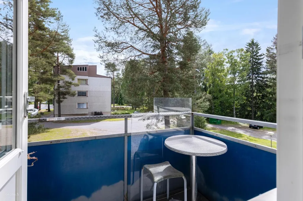 Balcone - Modern Flat with Balcony in Mersea Location
