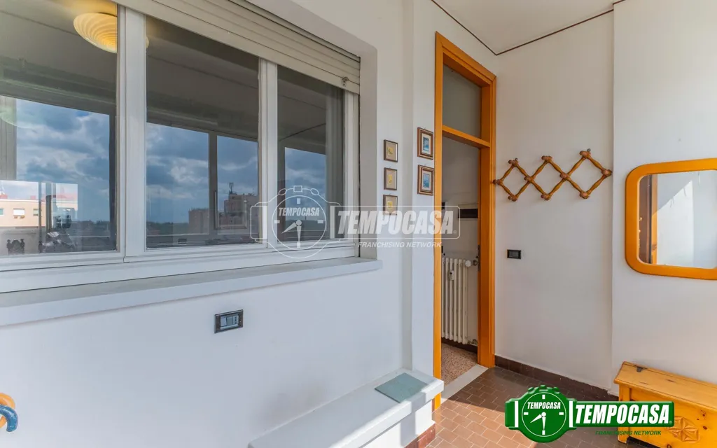 Balcon - 4-Room Apartment with Balcony in Milan
