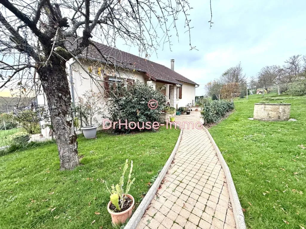 Jardin - Maison Traditionnelle avec Balcon à Dampniat
