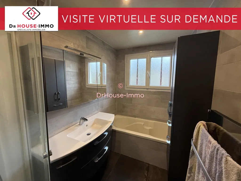 Bathrooms - Ground Floor House with Garden in Episy