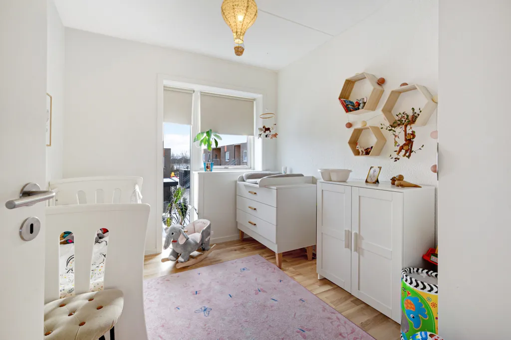 Magamistoad - 4-Bed Apartment with Balcony in Tranders Have