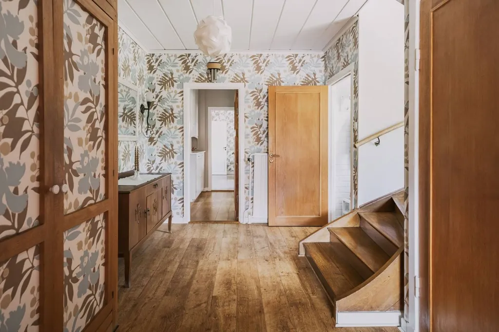 8-room house in Töreboda kommun