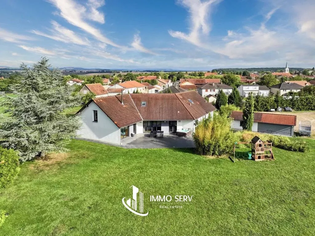 Õhuvaade - Architectural House with Panoramic Views in Louvigny