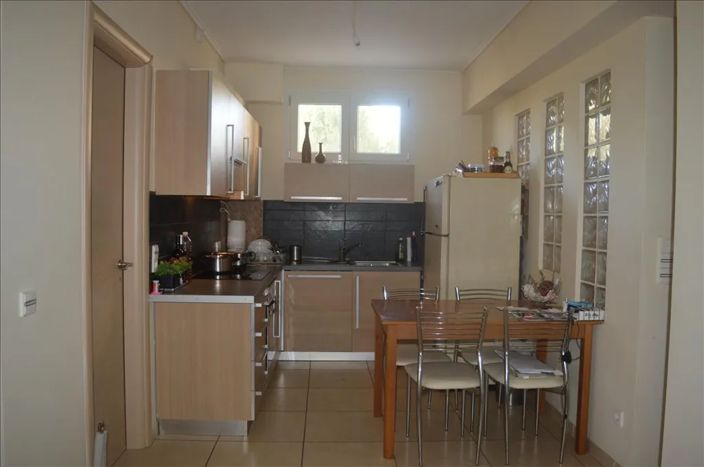 Appartement 6 pièces à Loutraki