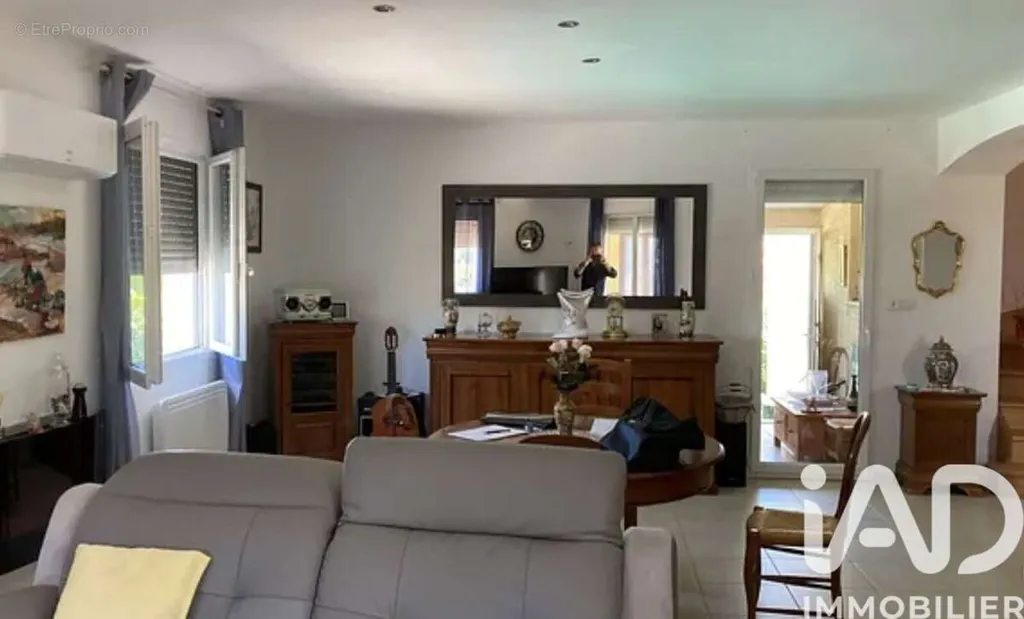 Séjour - Villa avec Piscine et Jardin à Puimisson