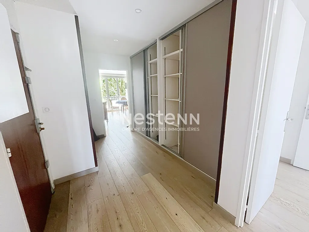 Esik - Bright 3-Bed Flat with Balcony in Issy
