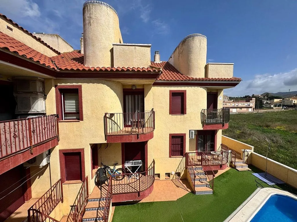 Bassein - Penthouse with Pool in Roche, La Unión
