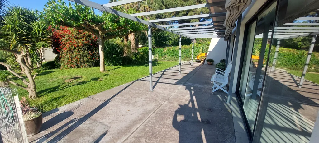 Terrass - Architectural Villa with Pool in Claira