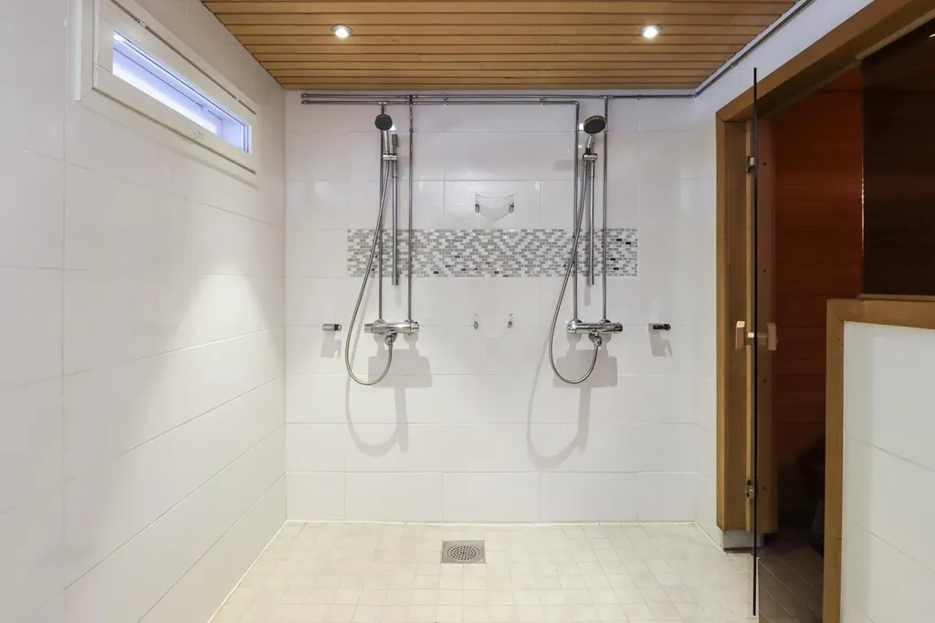 Salles de bain - Maison 4 pièces à Pori