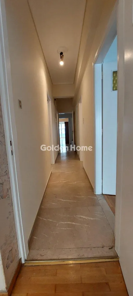 Esik - Bright Apartment with Balconies in Pagkrati