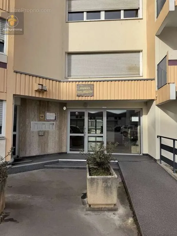 Exterior - 2-Bedroom Apartment with Balcony in Metz