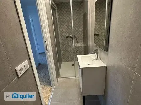 Vannitoad - Student Flat with Balcony in Ciutat Jardí, Valencia