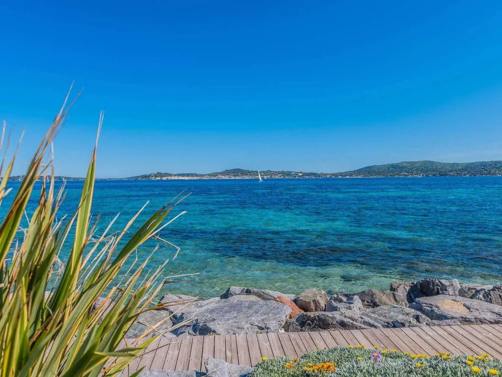 Terrass - Luxury Apartment with Garden in Grimaud