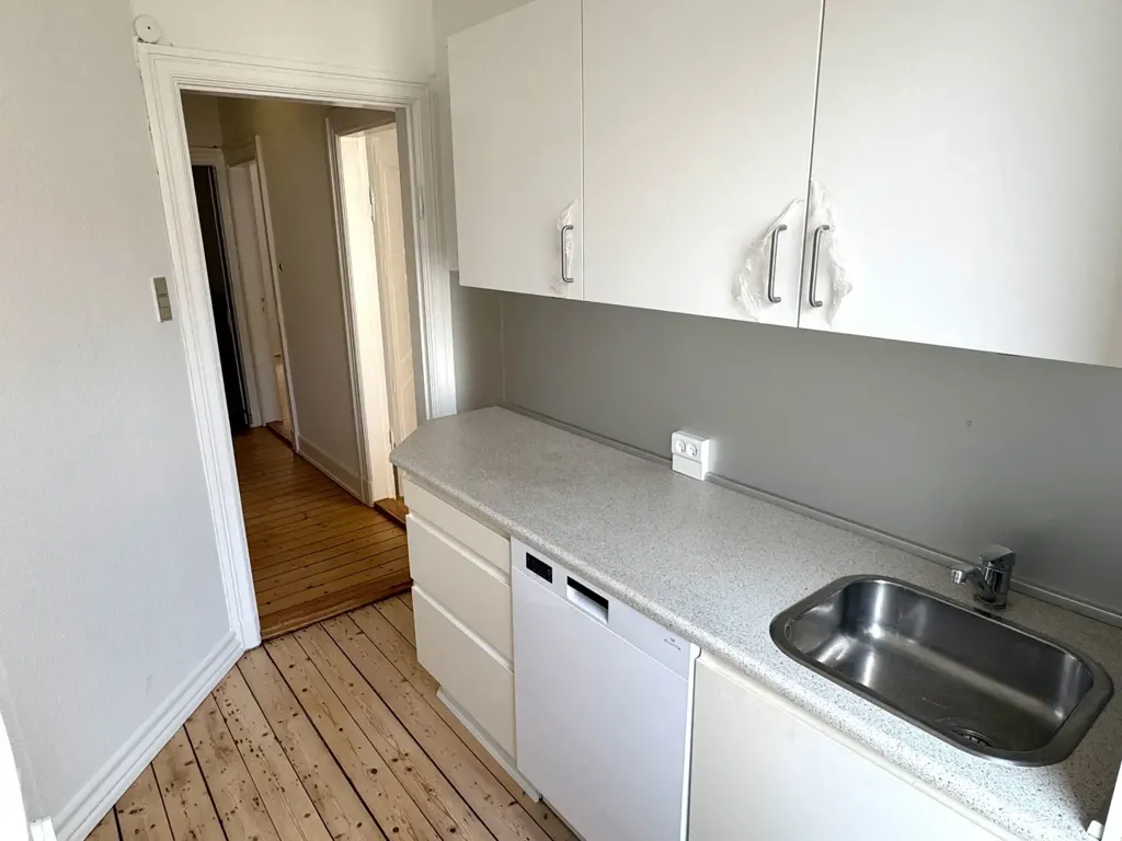 Kitchen - 2-Bedroom Apartment with High Ceilings in Aalborg