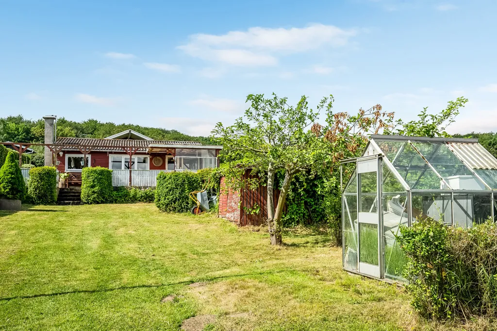 Jardín - Vacation Home with Waterfront View in Sellerup Strand