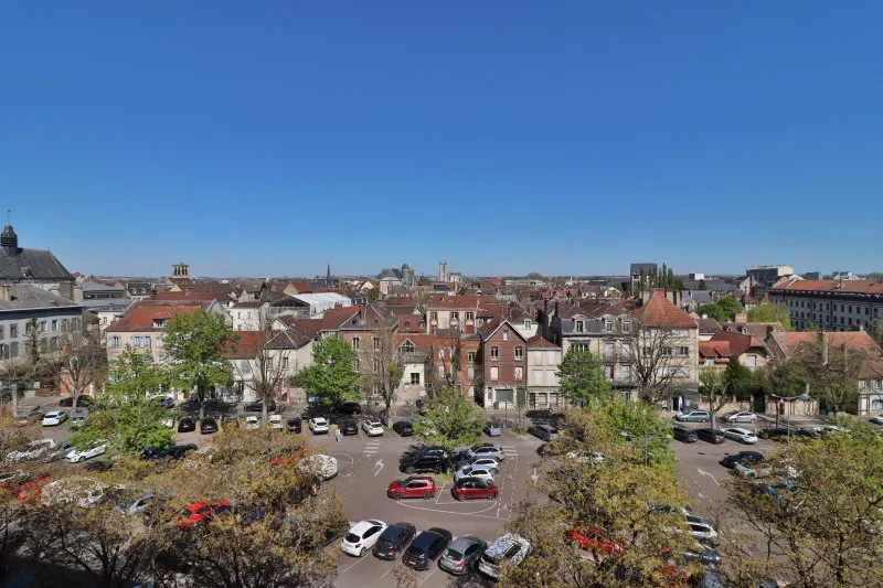Appartement avec Balcon au Centre de Troyes