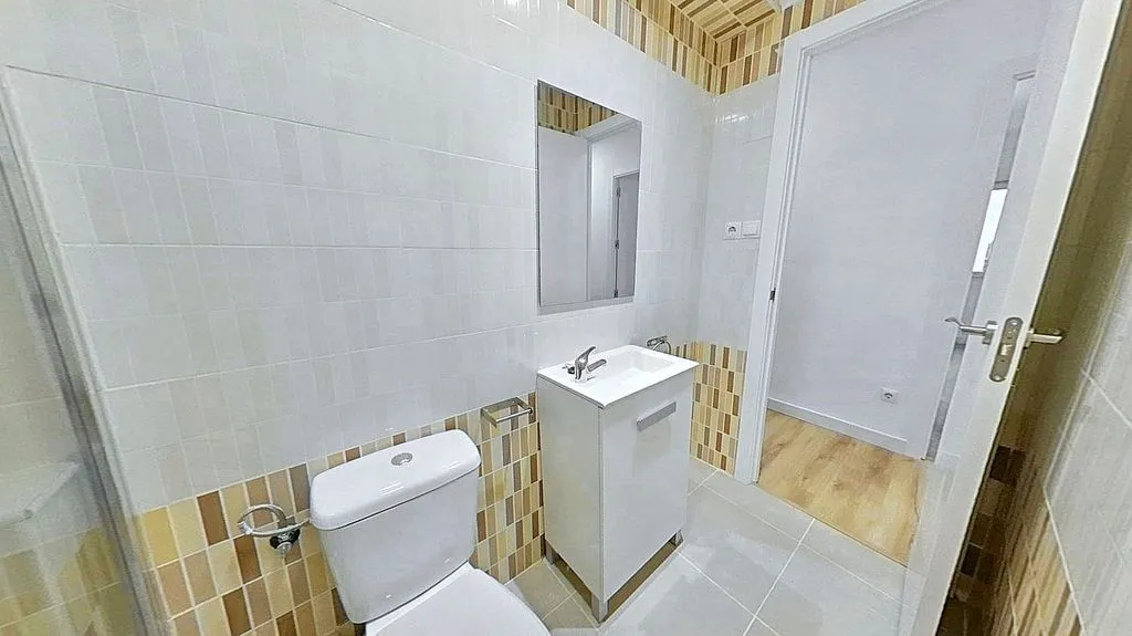 Bathrooms - Three-Bedroom Apartment with Terrace in Sedaví
