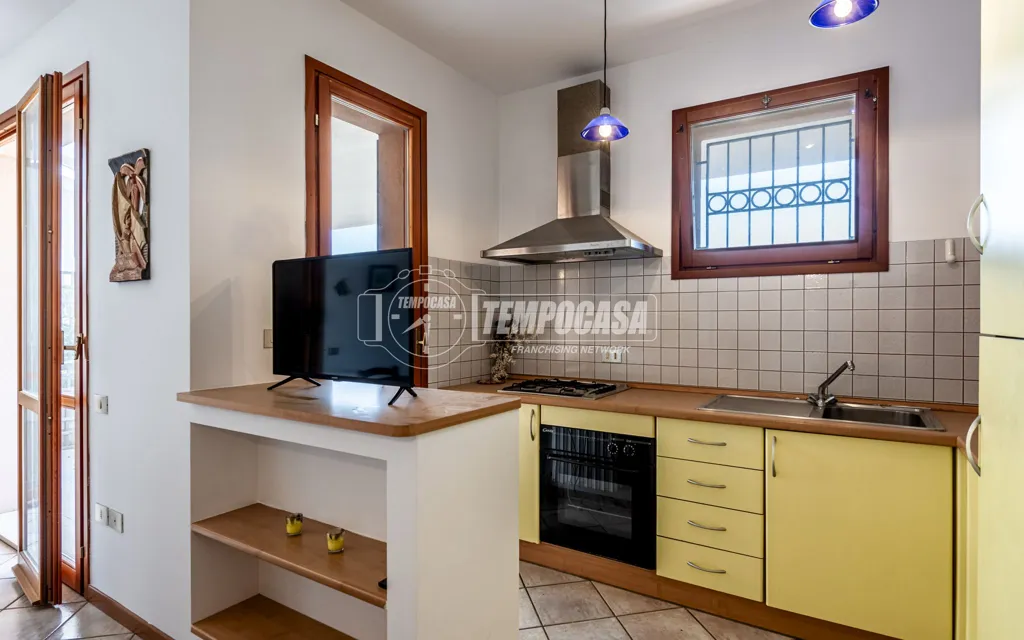 Cuisine - Bright Trilocale with Terrace in Numana