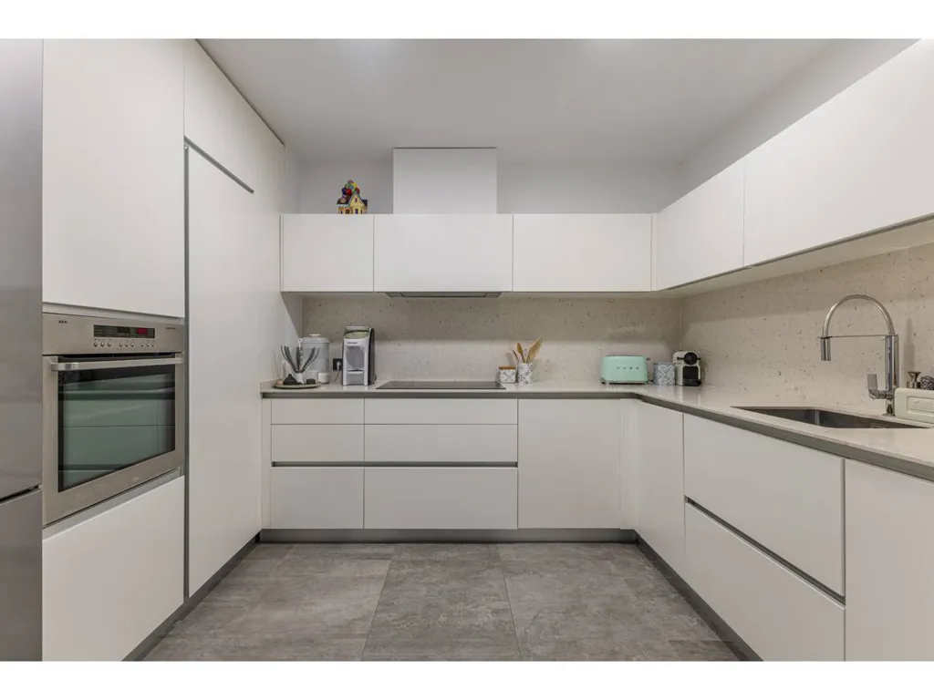 Köök - Modernised Flat with Balcony in Gran Vía