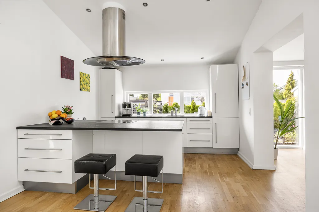 Kitchen - 1952 Villa with Garden in Gentofte