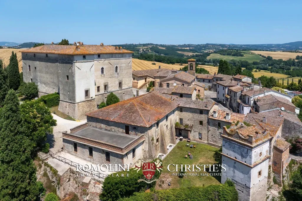 Õhuvaade - Historic Estate with Castle in Umbria