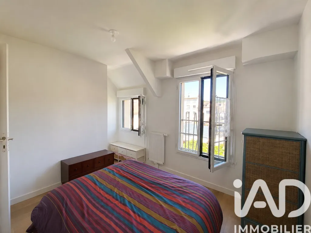 Chambres - Duplex 3 Pièces avec Jardin à Epernon