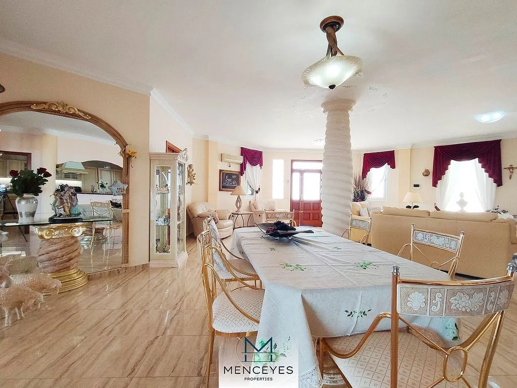 Söögituba - Villa with Pool and Terrace in Callao Salvaje