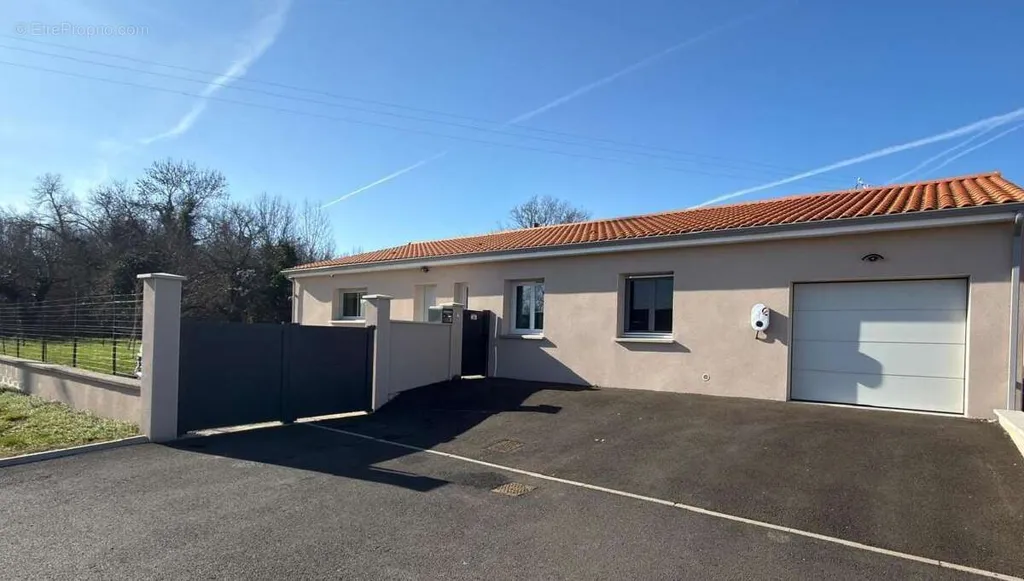 Extérieur - Maison Neuve avec Terrasse à Marsat