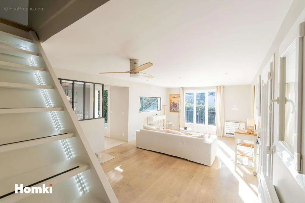 Toad - 3-Bedroom House with Terraces in Grasse Saint-Jacques