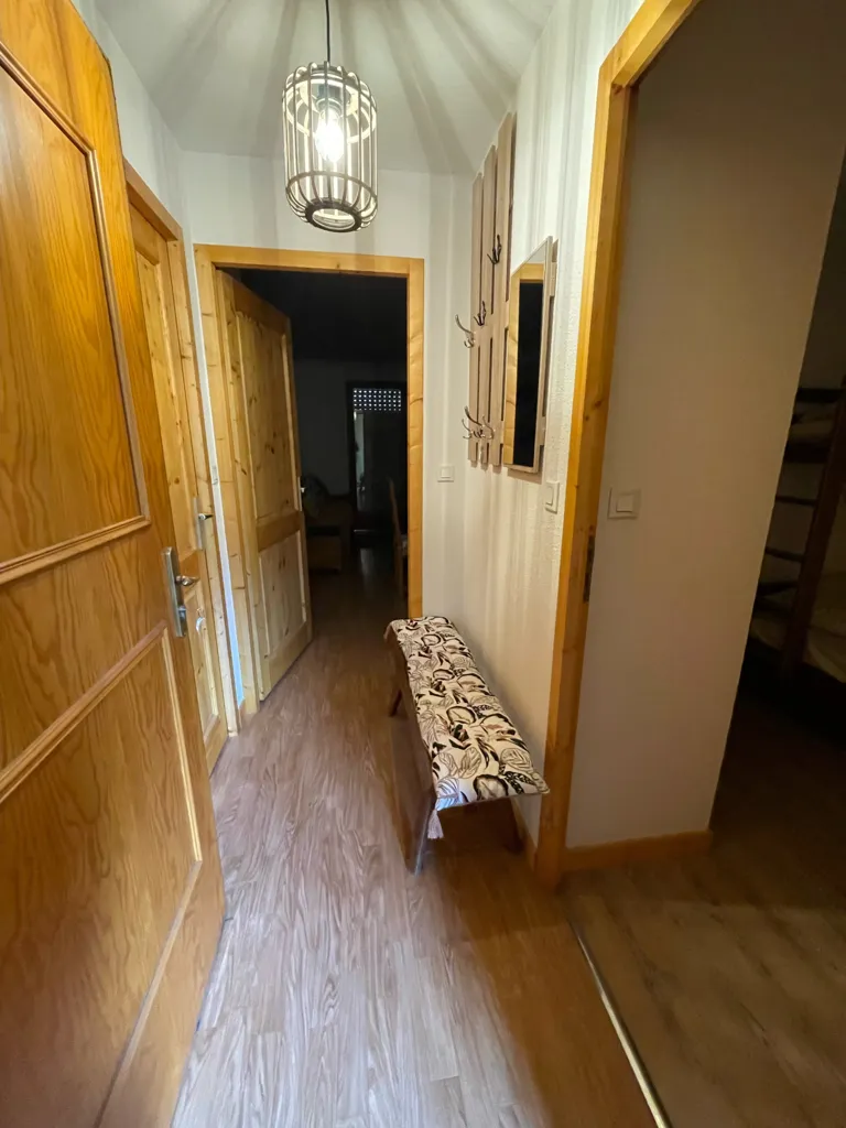 Entrée - Appartement Meublé avec Balcon à Samoëns