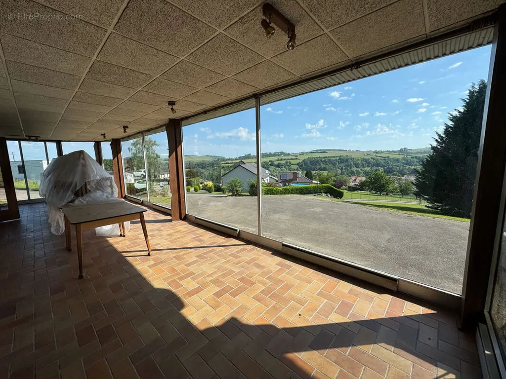 Terrace - Business Premises with Panoramic View in Village